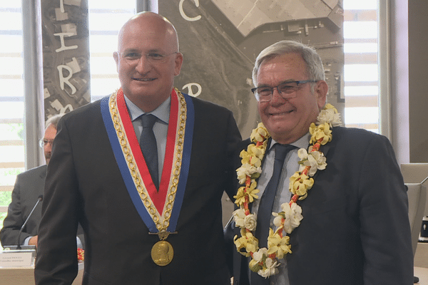 Yoann Lecourieux élu maire de Dumbéa à la place de Georges Naturel