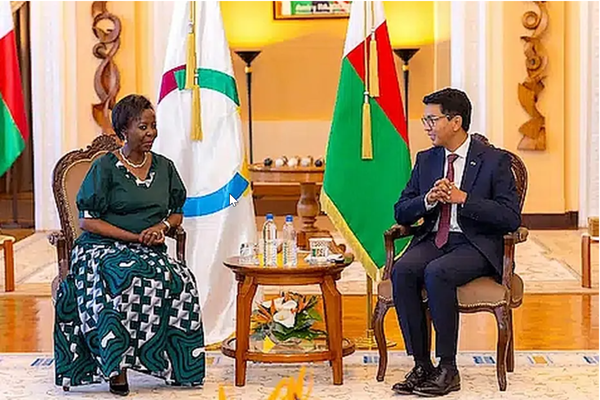 Le président Andry Rajoelina avec la secrétaire générale de l’Organisation Internationale de la Francophonie, Louise Mushikiwabo