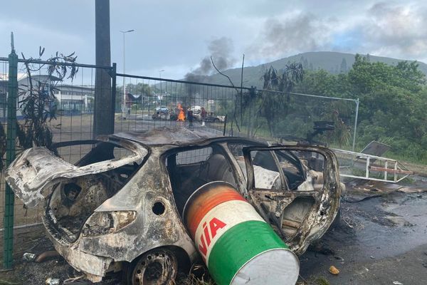 Barrage filtrant à l'entrée de Nouville, le jeudi 16 mai 2024