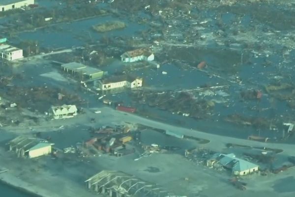 Survol aérien des Bahamas (dégâts causés par l'ouragan Dorian)