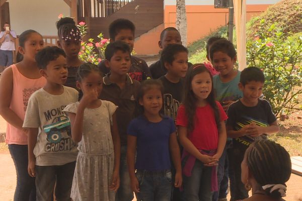 Les enfants de l'école de Saint-Elie