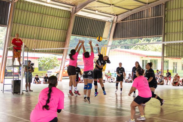 Papeete contre Huahine.