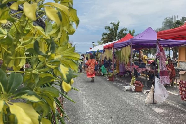 Melei Drehu, un marché pour célébrer Noël à Lifou, en Nouvelle-Calédonie.