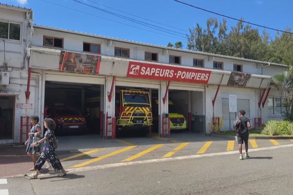 pompiers Petite-Ile caserne