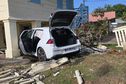 Accident à Rémire-Montjoly: la voiture finit sa course au Centre Pagaret