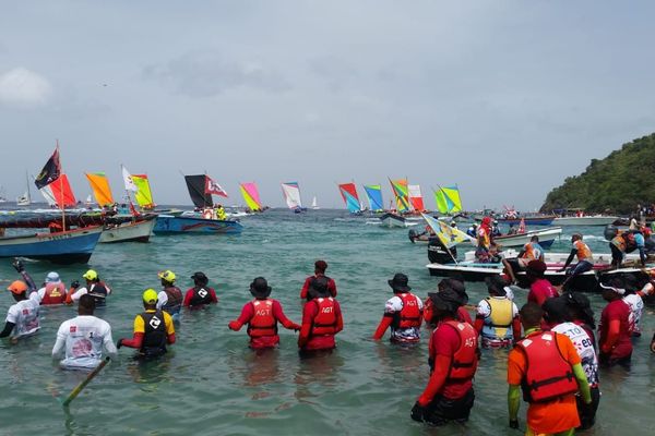 Le tour de Martinique en yoles rondes (4 août 2018).