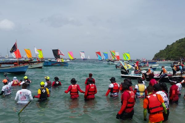 Tour de Martinique en yoles rondes