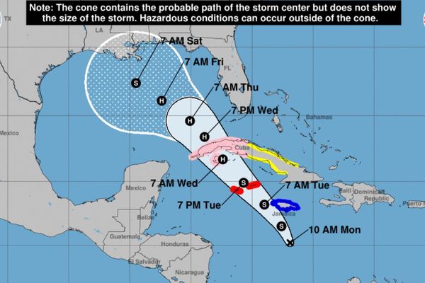 La trajectoire du cyclone Rafael