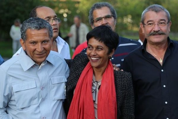 Ericka Bareigts, députée de La Réunion et le maire de Quézac, Antoine Gimenez (à droite)