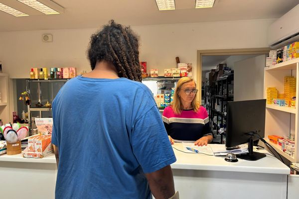 A la pharmacie de Vao, à l'Ile des Pins.