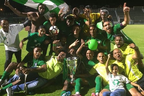 L’AS Sainte-Suzanne remporte la première finale régionale de la Coupe de France de Football 