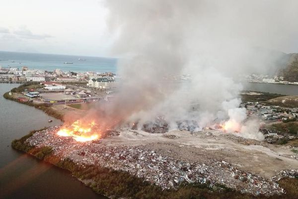 Incendie décharge Sint Maarten