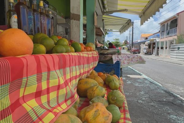 Le quotidien difficile des petits commerçants comme dans ce lolo de Saint-François