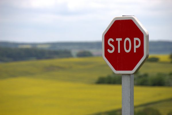 Panneau de signalisation, image d'illustration.