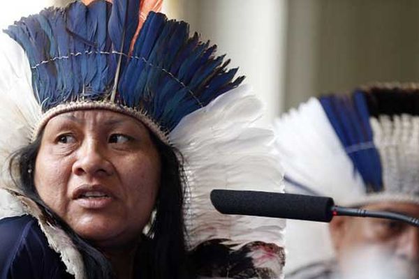 Valdelice Veron, le porte-parole des Guarani-Kaiowa d'Amazonie, à Paris le 22 juillet 2015. 