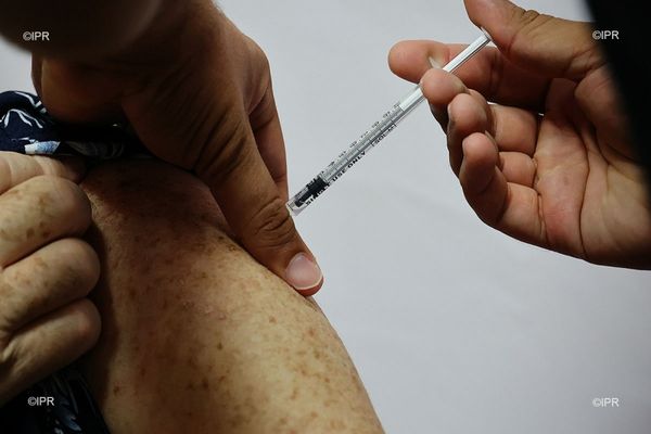 vaccination injection dose vaccin cotre le Covid