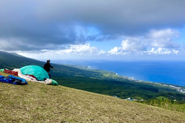 Inauguration de la nouvelle piste d’atterrissage de parapente à Saint-Philippe