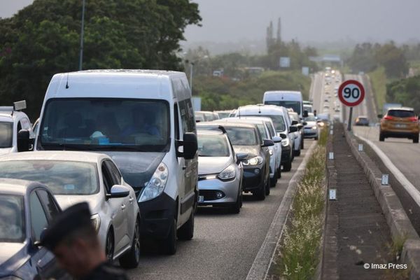 Réforme des retraites : embouteillages monstres sur la quatre voies de Sainte-Marie