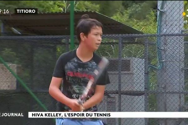 Hiva Kelley, jeune espoir du tennis tahitien