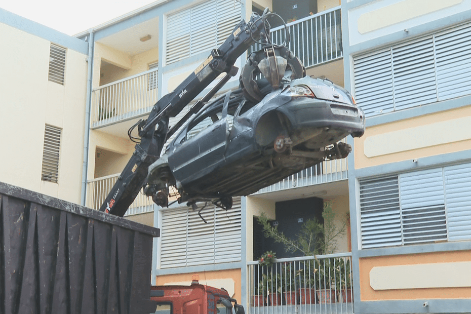 Municipal Police And Gendarmerie Remove Dozen Abandoned Vehicles In ...