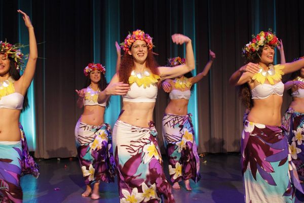 La troupe étudiante "Tamarii no Tahiti" à Montréal