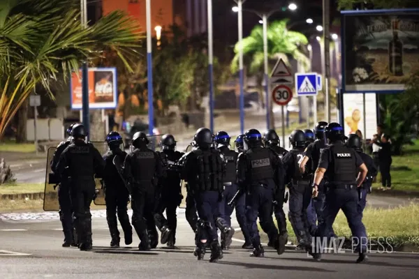 La nuit du dimanche 2 au lundi 3 juillet a été marquée par de nouvelles violences urbaines à La Réunion.
