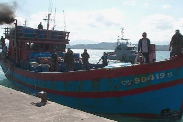 Bateau vietnamien pêche illégale