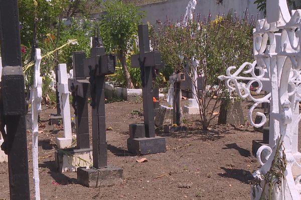 Hommage aux ancêtres esclaves au cimetière Père Lafosse