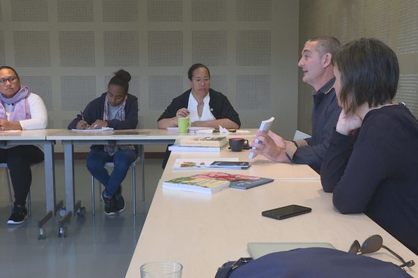 Rencontre mensuelle de la Maison du livre avec les bibliothécaires