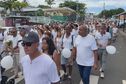 Une foule émue à la marche blanche en hommage aux deux fillettes tuées mardi aux Avirons