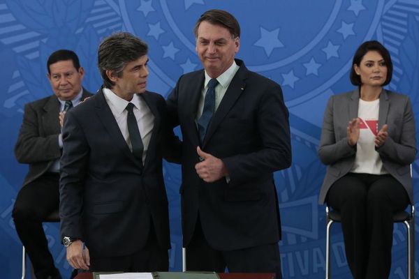 Jair Bolsonaro et le nouveau ministre de la santé Nelson Teich