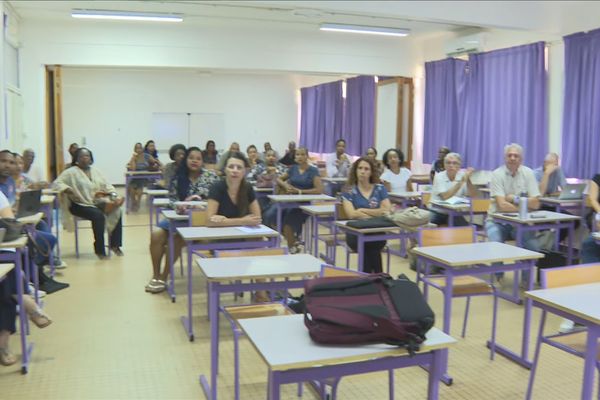 Jour d'hommage au lycée Gerville Réache