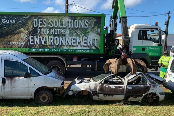 Enlèvement de carcasses de voitures