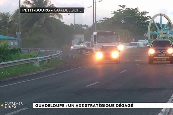 Les automobilistes circulent à nouveau sur un axe stratégique du département, le rond point de Montebello a été libéré par les forces de l'ordre