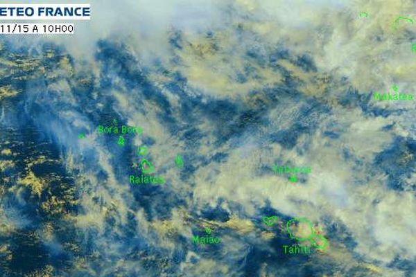 Une dépression tropicale faible à 200 km au nord de Mopelia