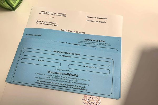 Formulaire de certificat de décès, mairie de Dumbéa.