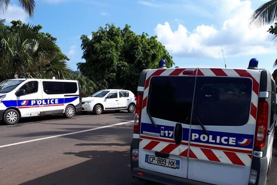 La "BAB", Brigade Anti-BAC, Sème La Terreur à Mayotte