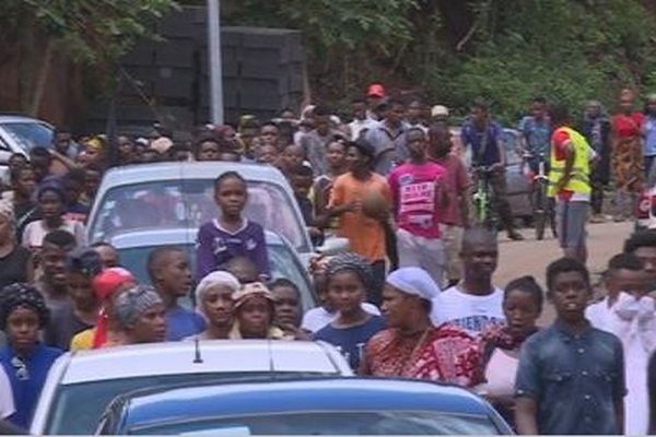 marche contre la violence à Chiconi