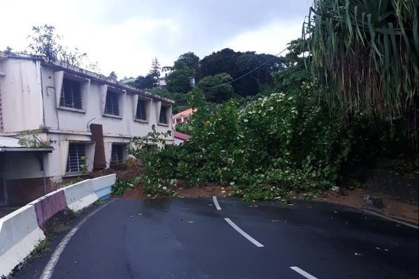 Glissement de terrain à l'entrée du Lorrain.