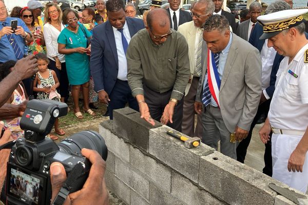 Pose de la première pierre du mémorial de la Dissidence à Trois-Rivières ce 16/08/24