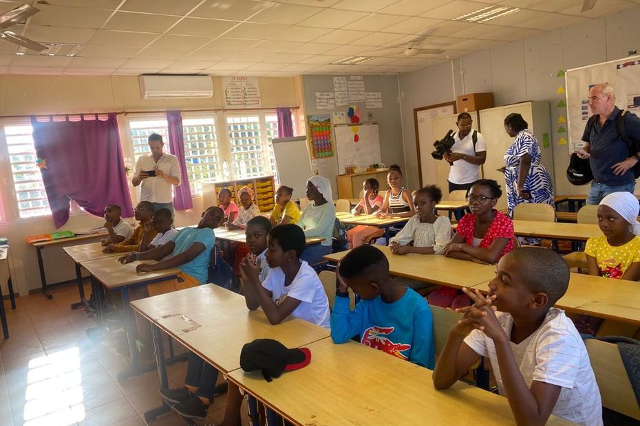 Le recteur de Mayotte dans la commune de Tsingoni pour la rentrée scolaire.