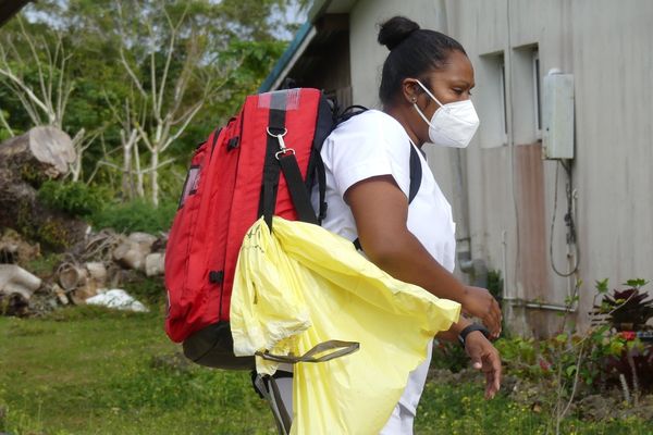 Infirmière centre médical Wé Lifou volontaire suivi malades covid 