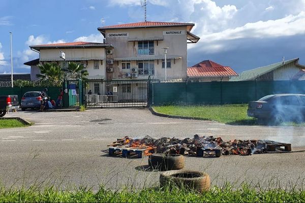 Gendarmerie de Kourou prise d'assaut