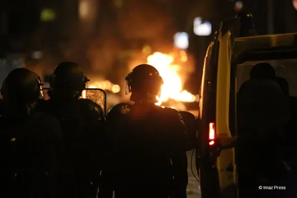 Une nuit de violences urbaines à La Réunion.
