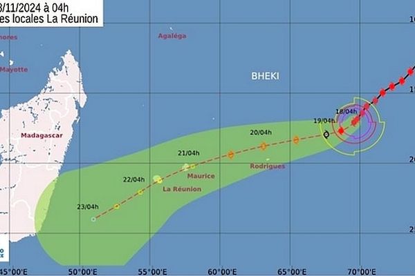 Les estimations de trajectoire restent incertaines. Elles seront affinées au fil des prochaines heures. Bheki était à 4h18, ce lundi 18 novembre 2024, à 1 510 km des côtes réunionnaises.