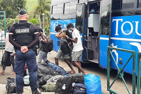 Ce lundi matin, sept migrants sri-lankais ont repris l'avion pour Colombo, la capitale, dans un vol spécialement affrété pour leur retour (photo d'archives)