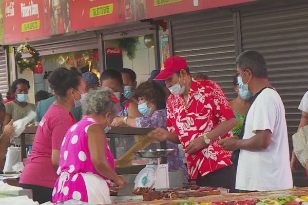 Le marché de Papeete a traversé bien des crises, et pourtant il est toujours là, et bien vivant.
