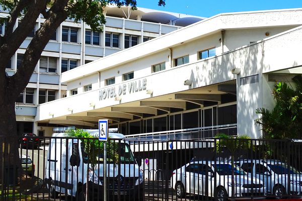 Hôtel de ville de Nouméa.