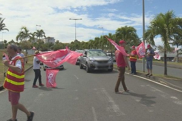 La CGTR Commerce et Services a manifesté à plusieurs reprises contre les méthodes de management de GBH à La Réunion.