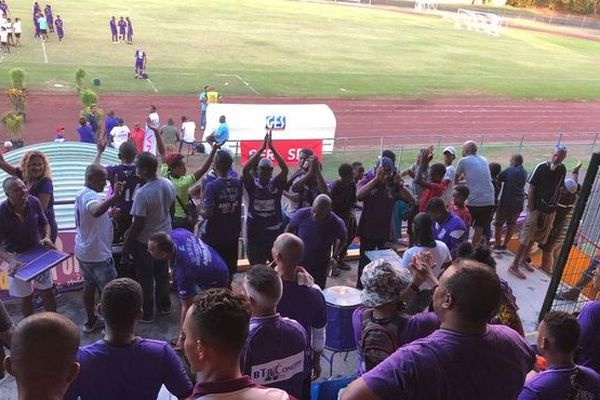 Football Régionale 1 supporters de la Jeanne d'Arc, le Port 04-2019